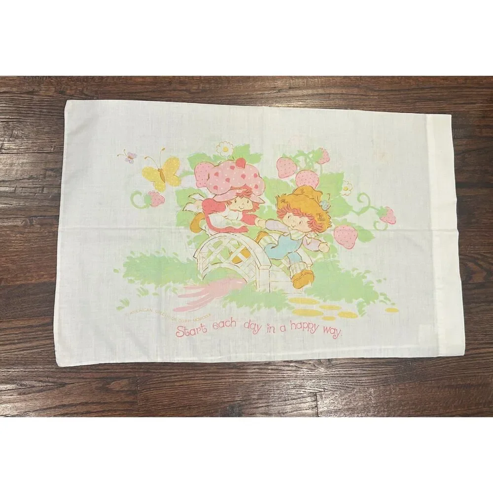 VTG 80s Strawberry Shortcake Twin Sheet Set American Greetings Rainbows Friends